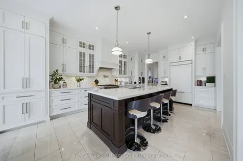116 Frontenac Avenue Toronto ON M5N 1Z8