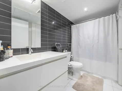 75 Queens Wharf Road Toronto ON M5V 0J8