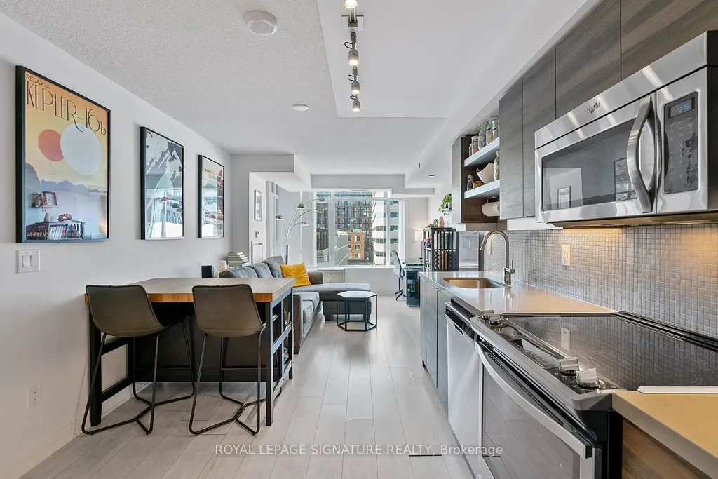 525 Adelaide Street W Toronto ON M5V 1T6