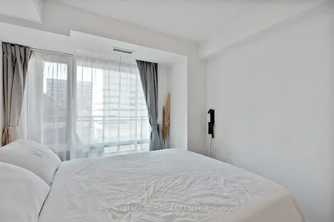 525 Adelaide Street W Toronto ON M5V 1T6