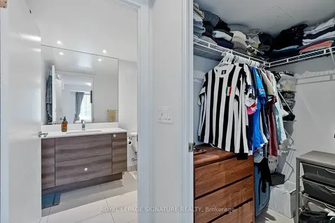 525 Adelaide Street W Toronto ON M5V 1T6