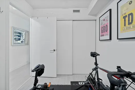 525 Adelaide Street W Toronto ON M5V 1T6