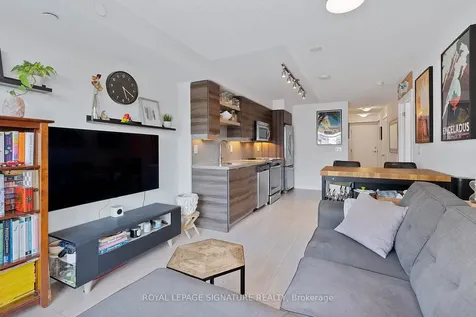 525 Adelaide Street W Toronto ON M5V 1T6