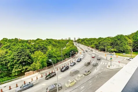 585 Bloor Street E Toronto ON M4W 0B3