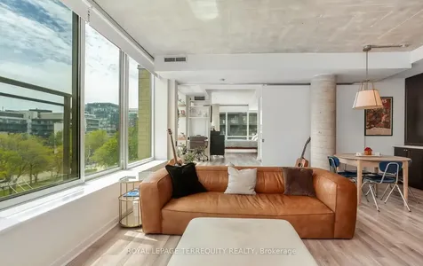 50 Camden Street Toronto ON M5V 3N1