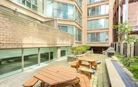 50 Camden Street Toronto ON M5V 3N1