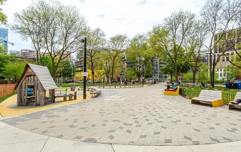 50 Camden Street Toronto ON M5V 3N1