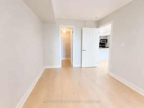18 Harrison Garden Boulevard Toronto ON M2N 7J7