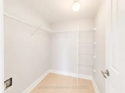 18 Harrison Garden Boulevard Toronto ON M2N 7J7