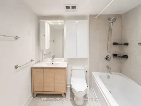 18 Harrison Garden Boulevard Toronto ON M2N 7J7