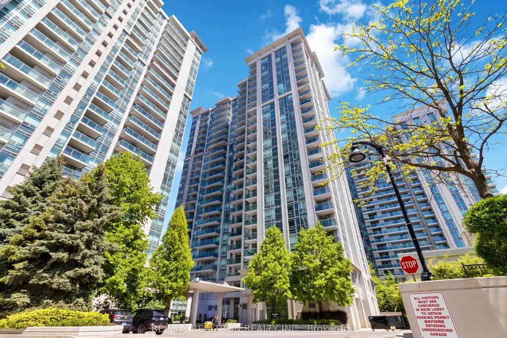 35 Bales Avenue Toronto ON M2N 7L7
