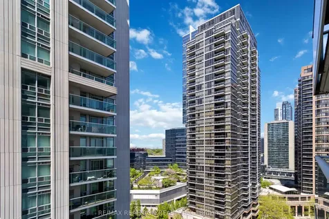 35 Bales Avenue Toronto ON M2N 7L7