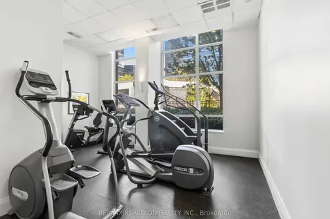 35 Bales Avenue Toronto ON M2N 7L7