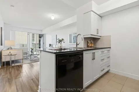 35 Bales Avenue Toronto ON M2N 7L7
