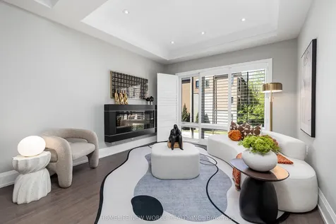 57 Kenneth Wood Crescent Toronto ON M2N 0K3