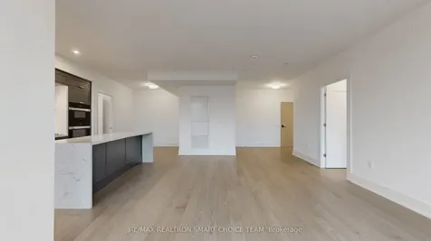 10 Inn On The Park Drive Toronto ON M3C 0P9