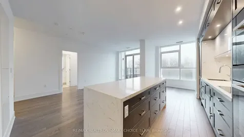 10 Inn On The Park Drive Toronto ON M3C 0P9