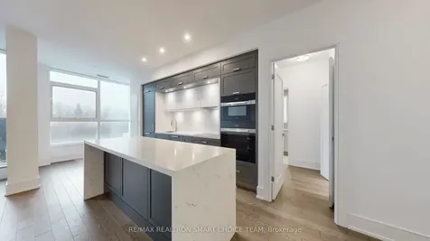 10 Inn On The Park Drive Toronto ON M3C 0P9