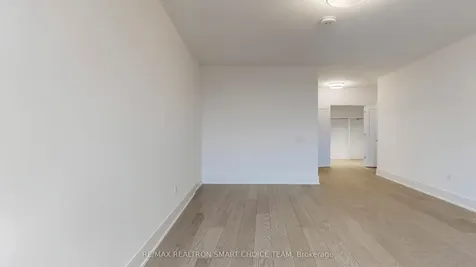 10 Inn On The Park Drive Toronto ON M3C 0P9