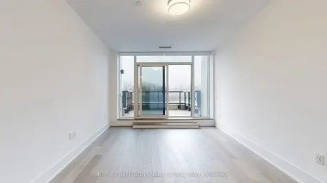 10 Inn On The Park Drive Toronto ON M3C 0P9
