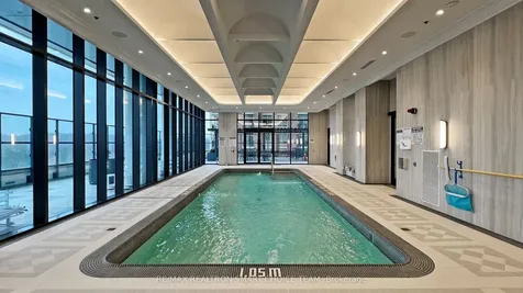 10 Inn On The Park Drive Toronto ON M3C 0P9