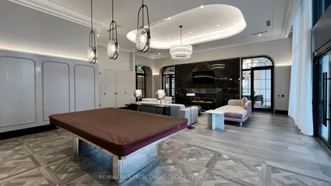 10 Inn On The Park Drive Toronto ON M3C 0P9