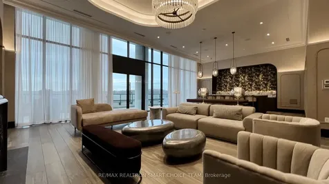 10 Inn On The Park Drive Toronto ON M3C 0P9