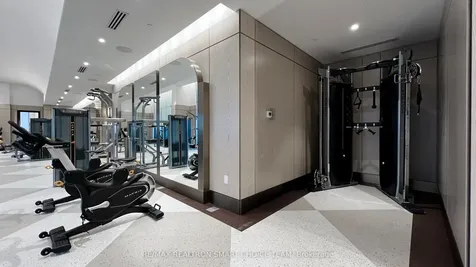 10 Inn On The Park Drive Toronto ON M3C 0P9