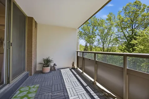 15 Vicora Linkway N/a Toronto ON M3C 1A8