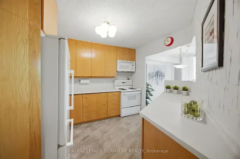 15 Vicora Linkway N/a Toronto ON M3C 1A8