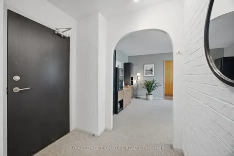 15 Vicora Linkway N/a Toronto ON M3C 1A8