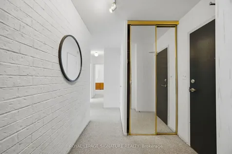 15 Vicora Linkway N/a Toronto ON M3C 1A8
