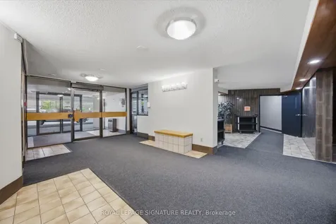 15 Vicora Linkway N/a Toronto ON M3C 1A8