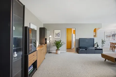 15 Vicora Linkway N/a Toronto ON M3C 1A8