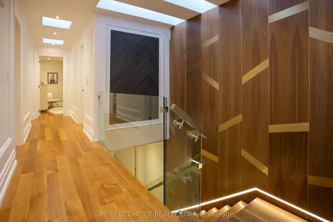 184 Mcrae Drive Toronto ON M4G 1T1