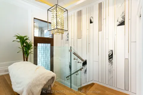 184 Mcrae Drive Toronto ON M4G 1T1