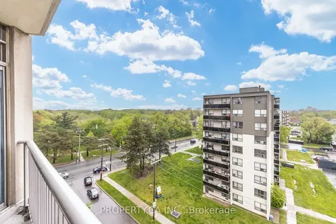4200 Bathurst Street Toronto ON M3H 3R1