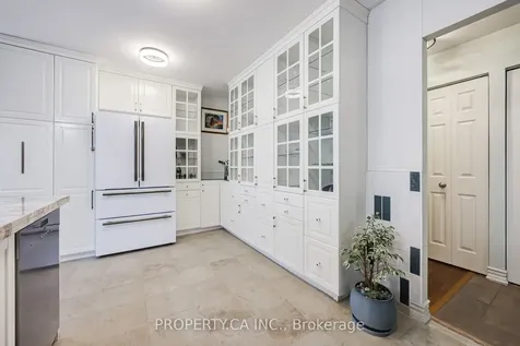 4200 Bathurst Street Toronto ON M3H 3R1