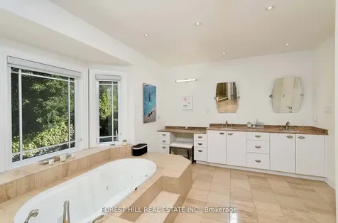 34 Forest Ridge Drive Toronto ON M6B 1H3