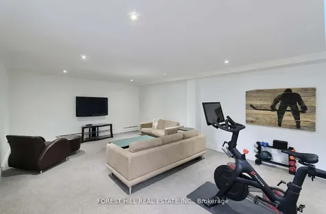 34 Forest Ridge Drive Toronto ON M6B 1H3