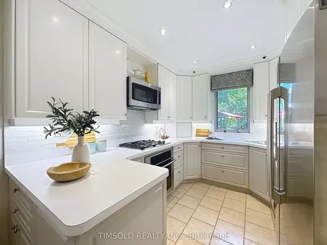 29 Tarlton Road Toronto ON M5P 2M6