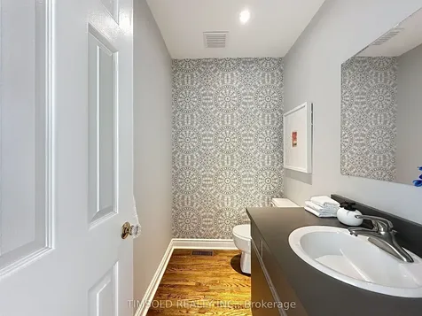 29 Tarlton Road Toronto ON M5P 2M6