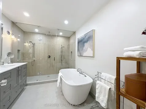 29 Tarlton Road Toronto ON M5P 2M6