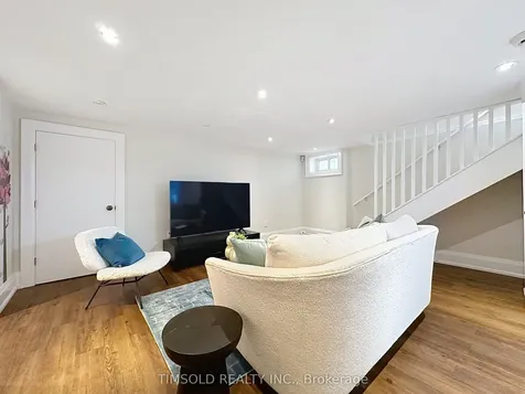 29 Tarlton Road Toronto ON M5P 2M6