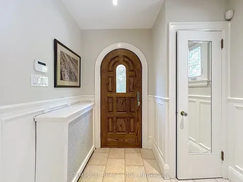 29 Tarlton Road Toronto ON M5P 2M6