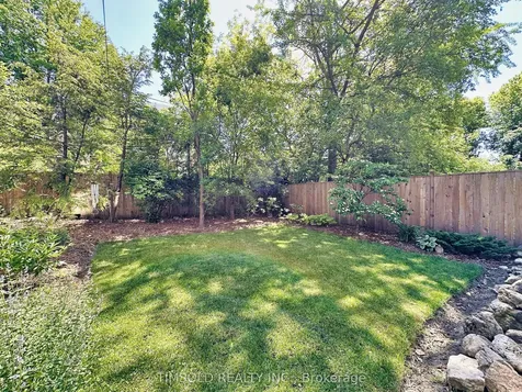 29 Tarlton Road Toronto ON M5P 2M6