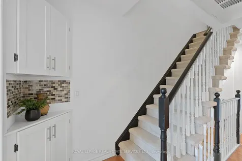 262 St Helens Avenue Toronto ON M6H 4A4