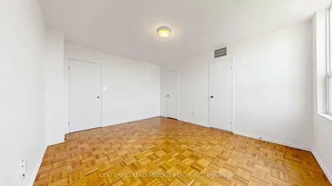 20 Edgecliff Golfway Toronto ON M3C 3A4