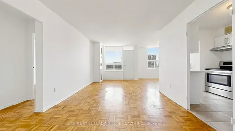 20 Edgecliff Golfway Toronto ON M3C 3A4
