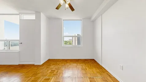20 Edgecliff Golfway Toronto ON M3C 3A4